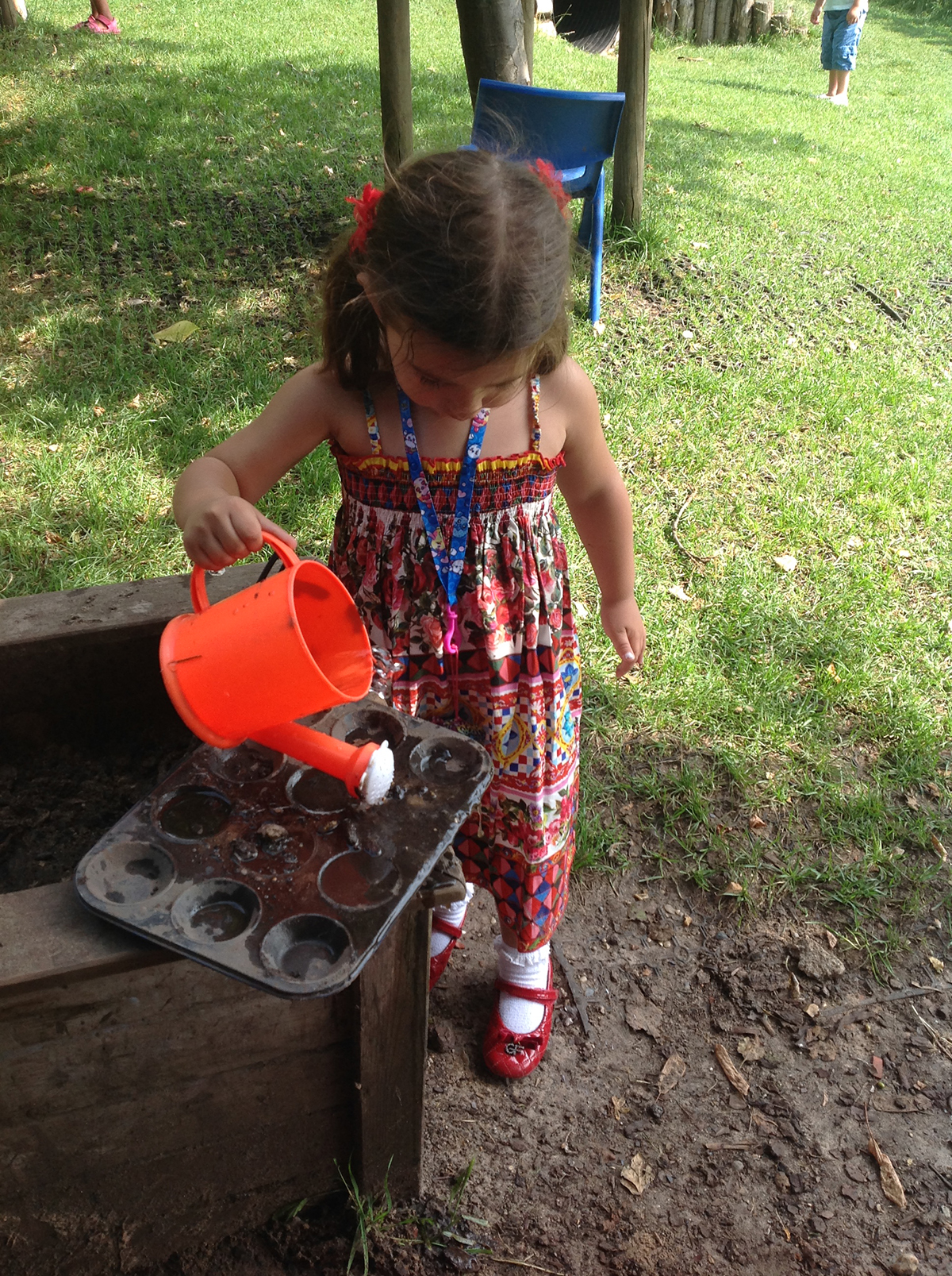 tinkers sand & water activity table