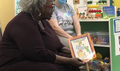teachers reading to children