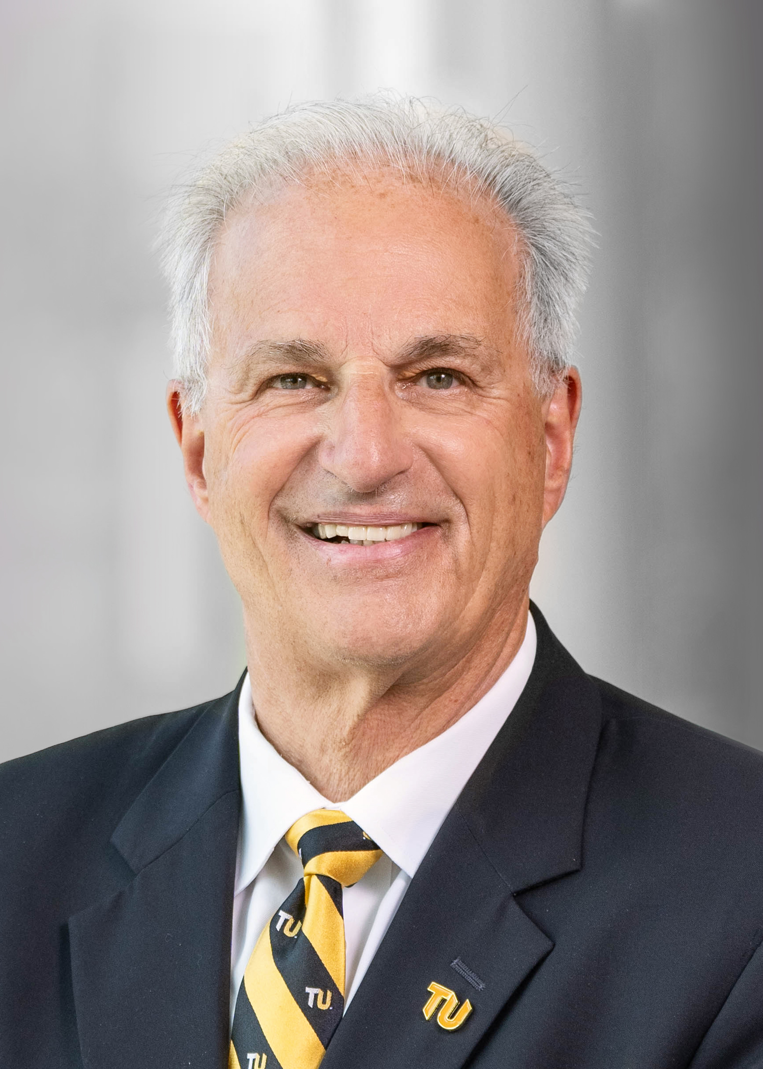 Headshot of former NAEYC CEO Mark Ginsberg